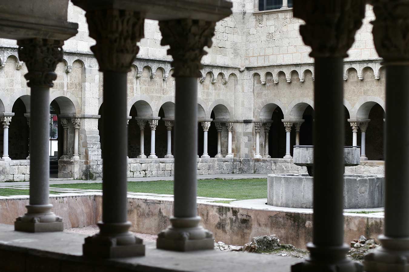 Sant cugat, Santa Maria kirke